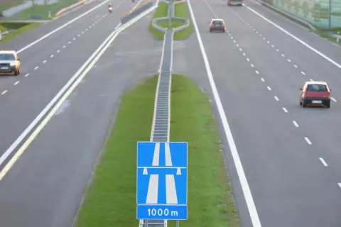 Jak można zapłacić za przejazd autostradą? Oto najwygodniejsze metody