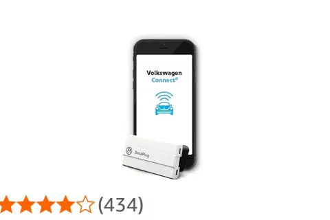 Il data plug VW Volkswagen Connect® si collega al tuo smartphone per monitorare la tua auto.
