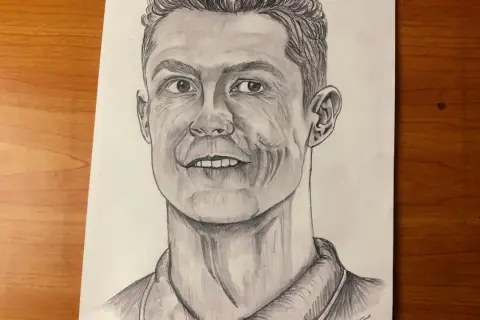 Bleistiftzeichnung eines realistischen Porträts von Cristiano Ronaldo.