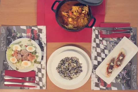Moto Moto Tapas Madrid: Tu guía para el gastromotobar único