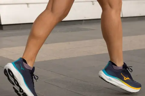¿Qué zapatillas de running elegir? Tu guía experta por pisada y terreno.