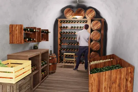 W piwniczce na wino mężczyzna wybiera butelkę z regału. Obok stoją beczki i skrzynie z warzywami.