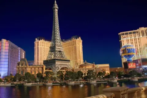 Ile kosztuje lot do Las Vegas? Sprawdź ceny i uniknij wysokich kosztów