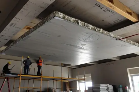 Jak długo wiąże beton B25? Poznaj kluczowe czynniki wpływające na czas twardnienia