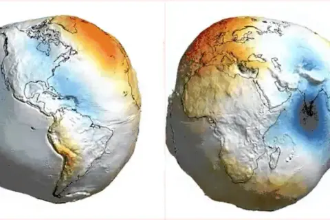 Dwa zdeformowane modele Ziemi z kolorowymi mapami pokazującymi anomalie grawitacyjne.