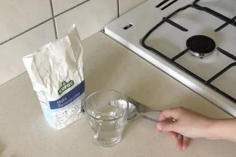 Krochmal do ozdób: przepis na sztywne DIY bez grudek!