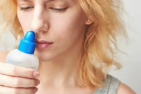 Bezpieczne sposoby na zatoki przy karmieniu piersią – co możesz stosować?