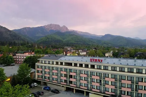 Hotel Hyrny w Zakopanem z widokiem na Tatry. Sprawdź aktualny hyrny zakopane cennik i zarezerwuj pobyt.