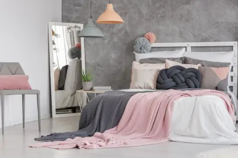 Dormitorio gris y rosa: Evita el efecto infantil, crea un oasis