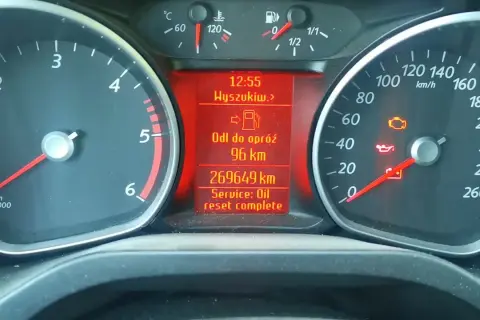 Jak skasować komunikat o koniecznej wymianie oleju w Fordzie?