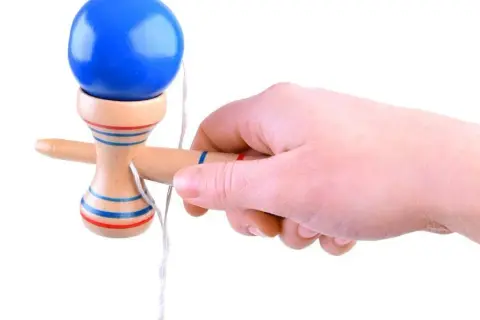 Kulka na sznurku: Kendama, Lato-lato rozwijaj dziecko bez ekranu!