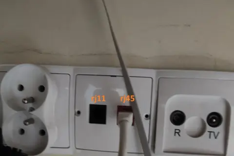 Jak podłączyć internet przez kabel do laptopa - proste kroki i porady