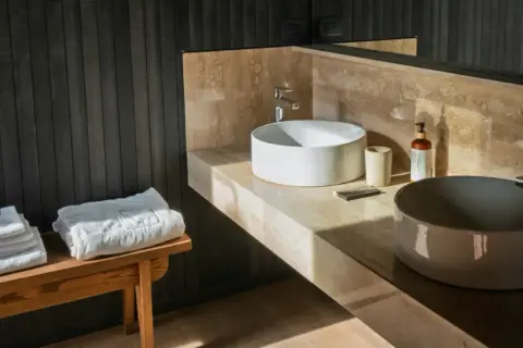 Decoración de baños 2026: Tendencias y trucos para un spa en casa