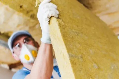 Co zamiast styropianu? Odkryj ekologiczne i efektywne materiały izolacyjne