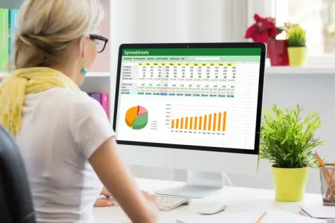 Jaki monitor do pracy biurowej? Oto najlepsze opcje dla Ciebie