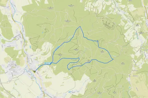 Mapa turystyczna z zaznaczoną trasą w Górach Sowich. Widoczne szczyty, drogi i zabudowania.