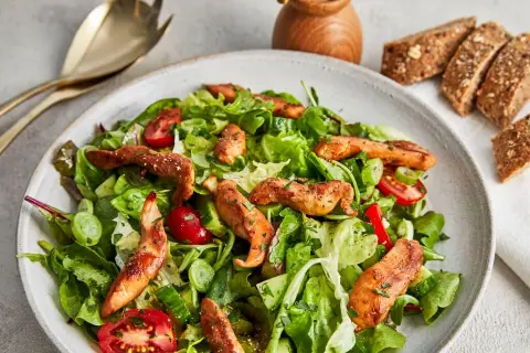 Hähnchensalat Rezepte: Einfach, schnell & lecker zubereiten