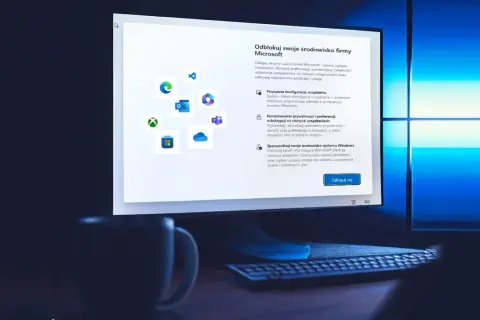 Ekran logowania Windows 11, pokazujący opcje konfiguracji środowiska Microsoft. Możliwe jest logowanie bez konta Microsoft.