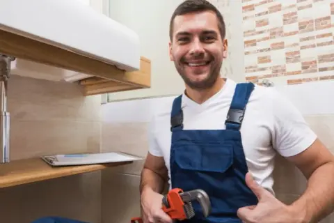 Hydraulik: Studia inżynierskie? Droga do projektów i wyższych zarobków