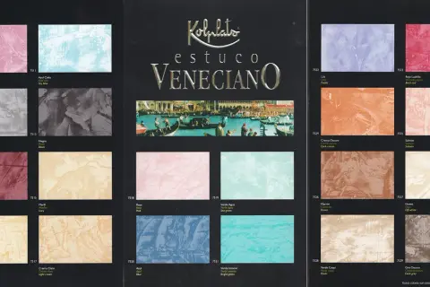 Muestras de estuco veneciano en diversos colores, desde el violeta y azul cielo hasta tonos tierra y rojos vibrantes.