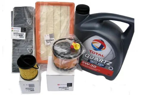 Zestaw filtrów i oleju Total Quartz 5W-30 do Peugeot 307 2.0 HDi. W zestawie filtry powietrza, kabinowy, oleju i olej silnikowy.