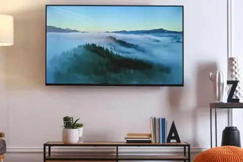 Ile prądu zużywa telewizor LCD 32 cale? Oszczędności i porównania