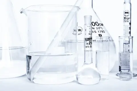 Do czego służy krystalizator w laboratorium - kluczowe funkcje i zastosowania