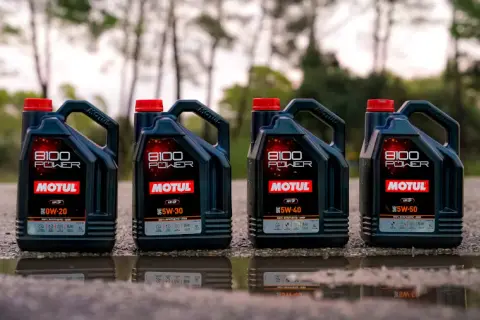 Motul 8100 – najlepsze oleje silnikowe dla nowoczesnych silników