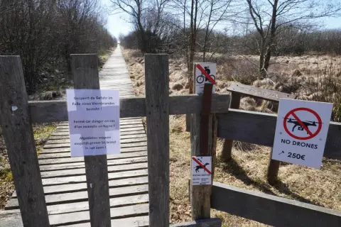 Rote Flaggen am Berg: Warnsignale erkennen & sicher bleiben