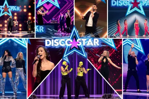 Kolaż zdjęć z programu Disco Star: wykonawcy śpiewający na scenie, tancerze w czerwonych strojach, wokalistki w błyszczących kreacjach.