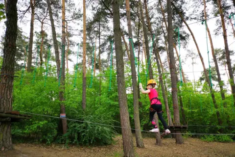 Park linowy Otwock: Józefów cennik, trasy i porady dla rodzin