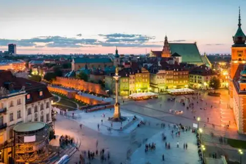 Ile trwa lot z Holandii do Polski? Sprawdź, co wpływa na czas podróży
