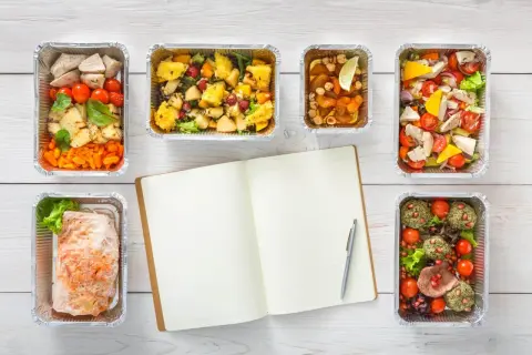 Catering: Ile za osobę? Ceny, porady i jak nie przepłacić