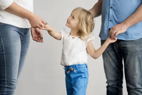 Czy opieka naprzemienna jest dobra dla dziecka? Odkryj prawdę o jej wpływie