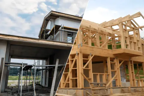 Dwa etapy budowy: betonowa konstrukcja i szkielet domu drewniano murowanego.
