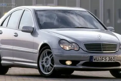 C32 AMG W203: Czy warto kupić? Analiza wad, zalet i kosztów!