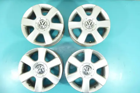 Cztery felgi aluminiowe do VW Golf 5. Rozstaw śrub 5x112.