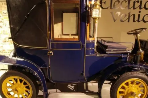 Kto wynalazł samochód elektryczny? Poznaj kluczowe postacie i ich osiągnięcia