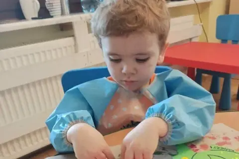 Ile godzin dziecko z autyzmem w przedszkolu powinno spędzać?