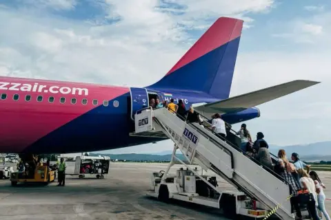Jaki bagaż podręczny można zabrać do samolotu Wizz Air, aby uniknąć opłat?