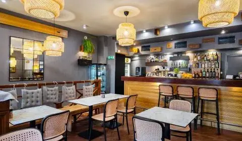 Gdzie zjeść w Augustowie? Odkryj najlepsze restauracje i lokale