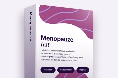Een verpakking met de tekst "Menopauze test". De zelftest helpt bij het in kaart brengen van hormonen rondom de menopauze.