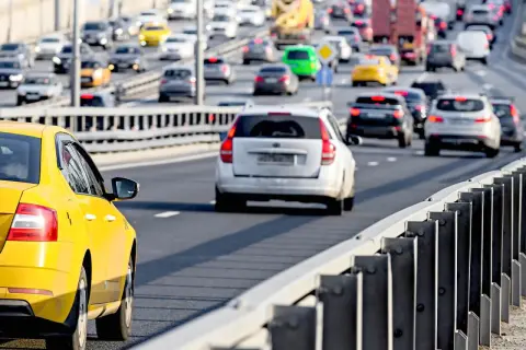 Głośność opona 71 dB – czy to dużo i jak wpływa na komfort jazdy?