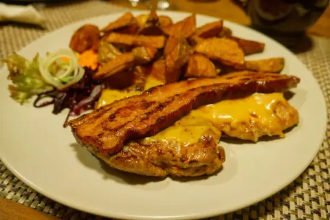Bacówka na Obidzy: Odkryj menu, ceny i sekrety górskiej kuchni