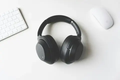 Les meilleurs casques audio pour footing : sécurité et confort essentiels