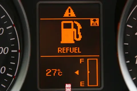 Passat B7 2.0 TDI: Ile litrów ma bak? Zasięg i rezerwa!