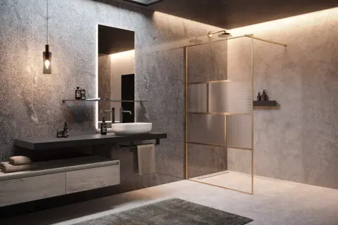 Bagno moderno con doccia walk-in. Svantaggi? Forse la pulizia del vetro, ma l'estetica è impagabile.