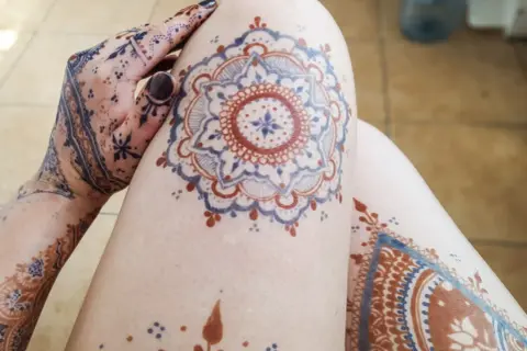 Henna na skórze? Zmyj ją szybko i bezpiecznie poradnik!