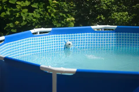 Swim spa: czy warto? Przewodnik po wyborze, kosztach i zaletach