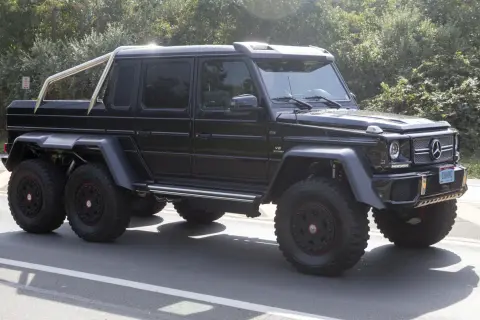 Mercedes G63 AMG 6x6: Luksusowy potwór na 6 kołach cena i historia